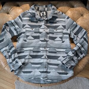 Mountain Hardwear Insulated Button Down Aztec Flannel Style Shacket Sz Small